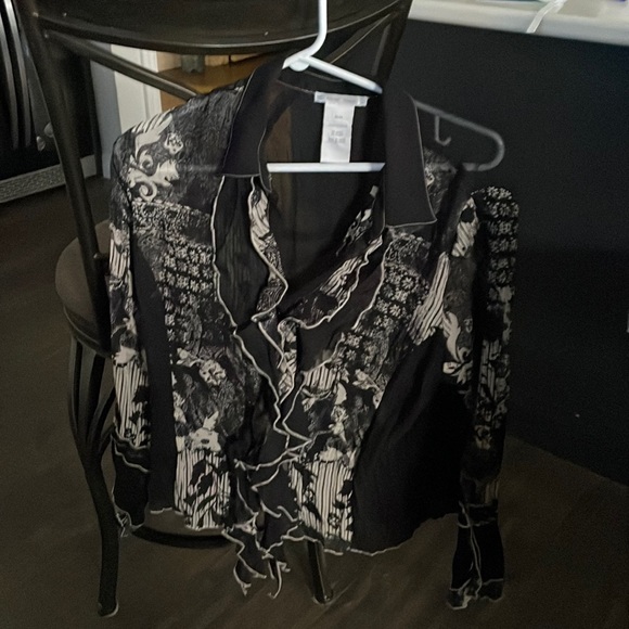 Pretty blouse size medium. - Picture 1 of 3